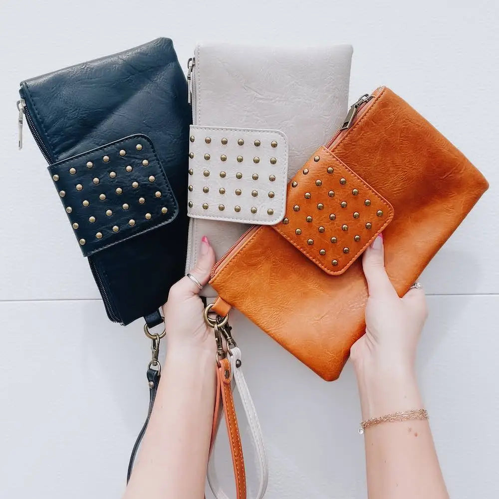 The Rivet Clutch - Black