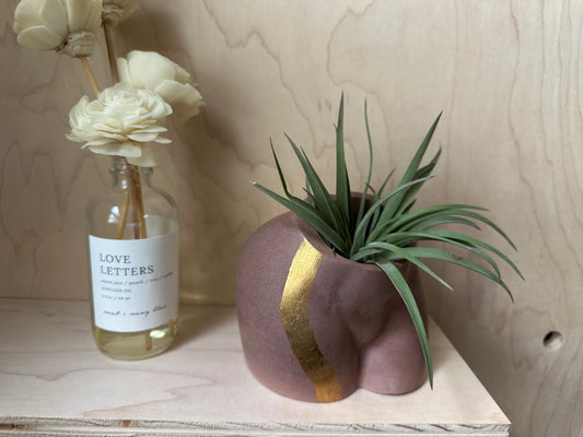 Booty Vase - Mocha With Gold