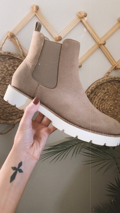 Chunky Sole Chelsie Boot - Dark  Taupe